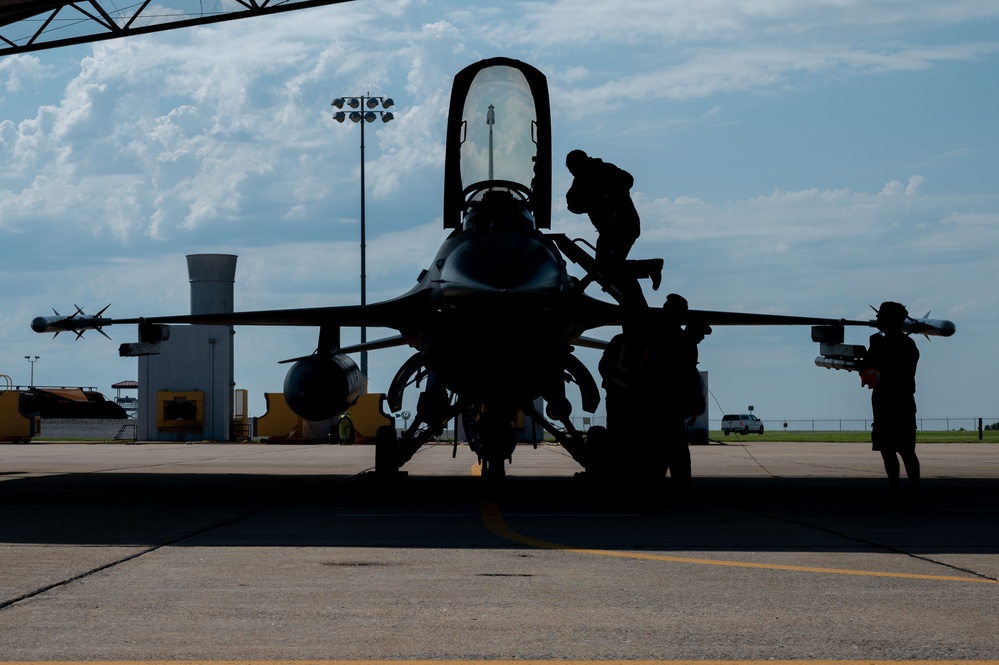 F-16 Fighting Falcon visits Vance