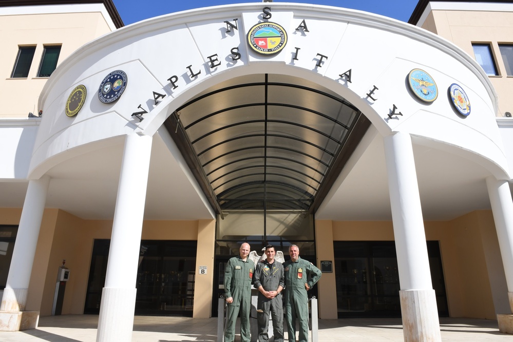 Italian Air Force Base Commander Visits NSA Naples