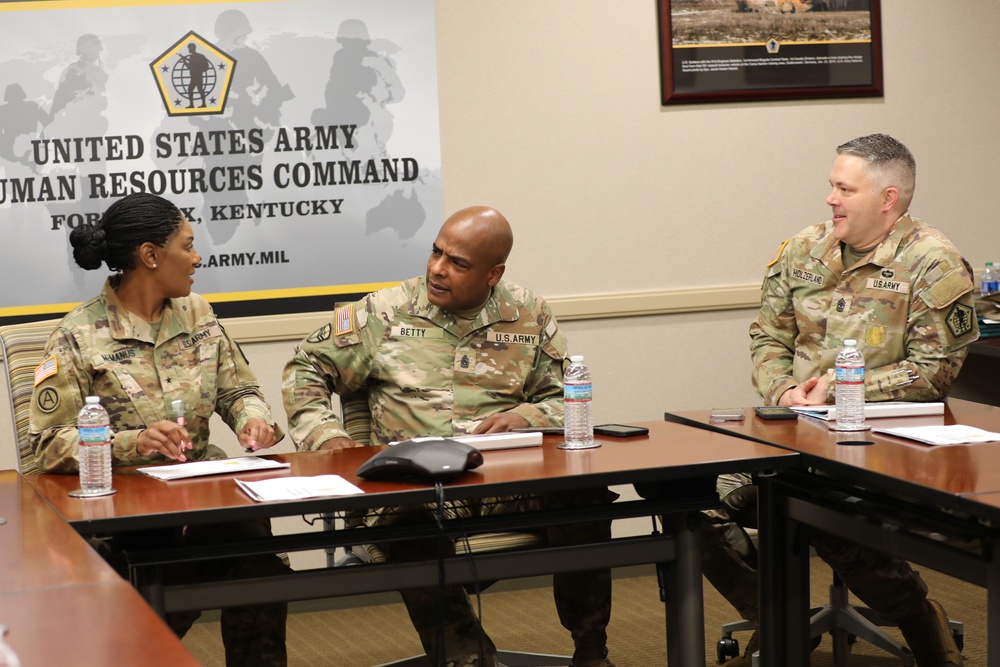 15th Command Sergeant Major of the U.S. Army Reserve visits HRC