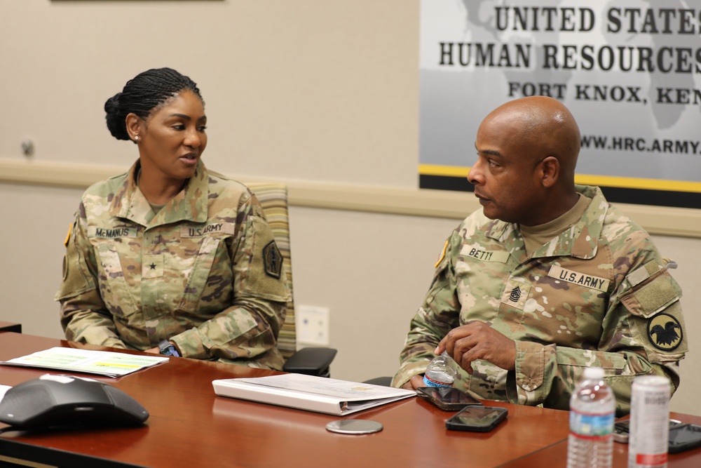 15th Command Sergeant Major of the U.S. Army Reserve visits HRC