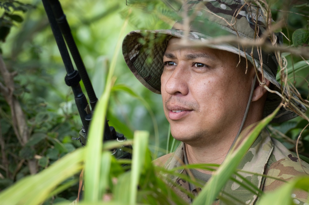 204th and 535th Airlift Squadrons Conduct Airdrop Training