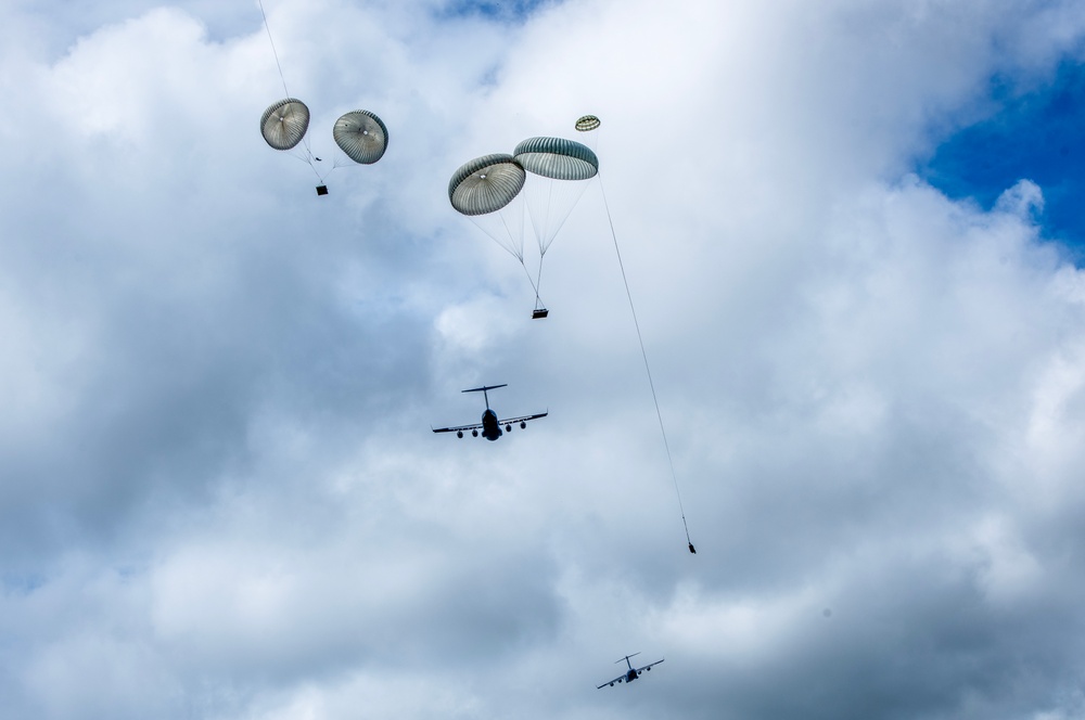 204th and 535th Airlift Squadrons Conduct Airdrop Training