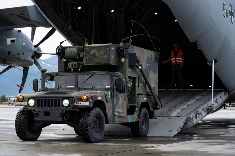 German, U.S. armed forces launch HIMARS for Arctic Defender