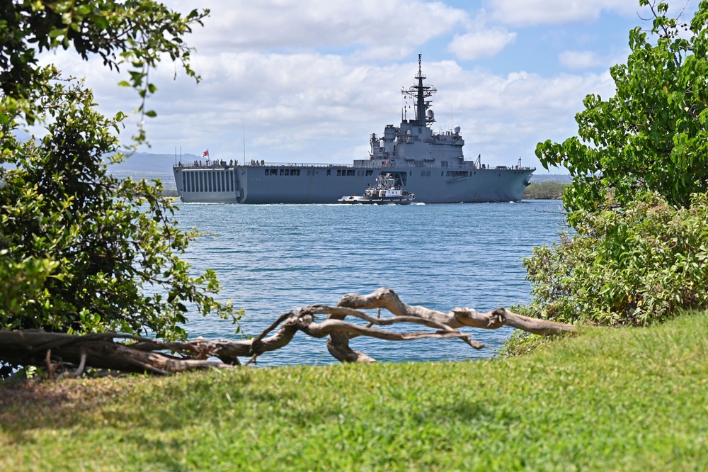 DVIDS Images JS Kunisaki enters Pearl Harbor during RIMPAC 2024