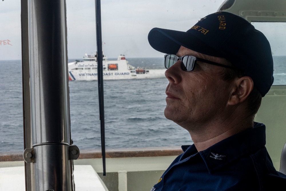 USCGC Waesche, Vietnam Coast Guard conduct CUES exercise