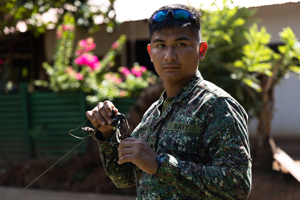 III MIG Radio Communications Training with Philippine Marine Corps