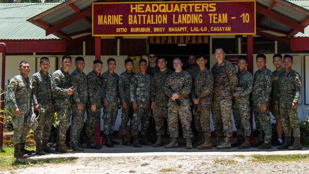 III MIG Radio Communications Training with Philippines Marine Corps