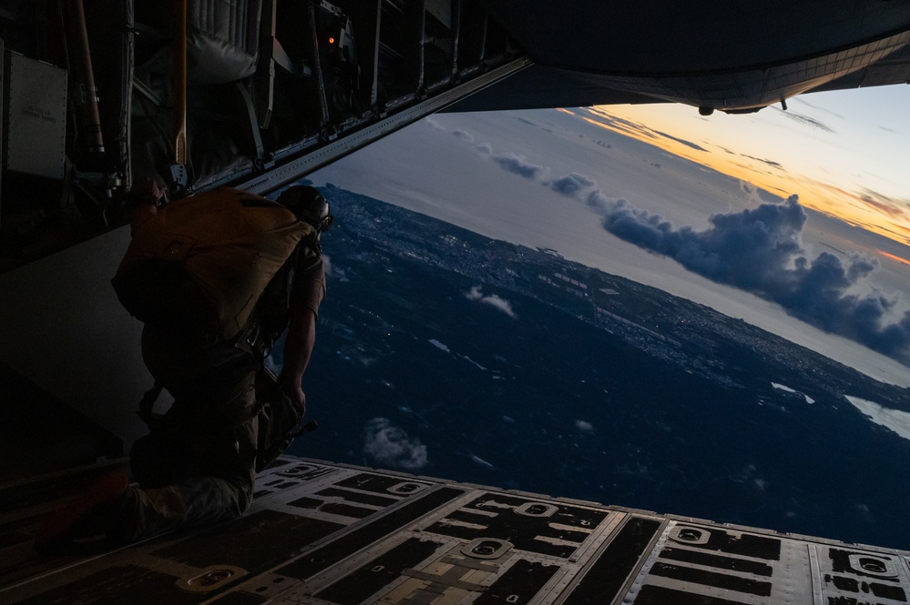 Kadena conducts sunset paradrop training