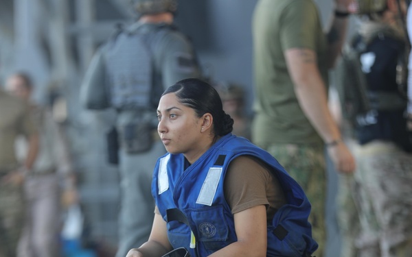 USS Puller Conducts Small Boat Operations/Medical Drills
