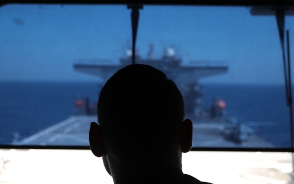 USS Lewis B. Puller Conducts Flight Operations in U.S. 5th Fleet AOO