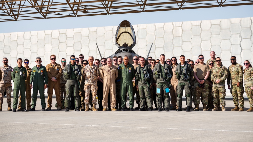 379th AEW leaders welcome Italian Air Forces to CENTCOM