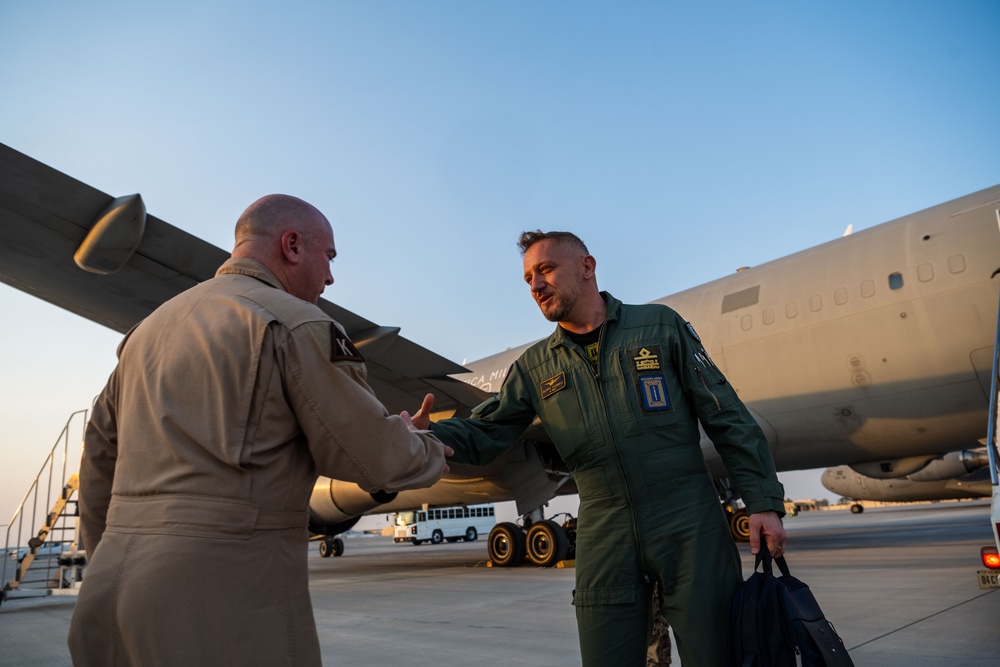 379th AEW leaders welcome Italian Air Forces to CENTCOM