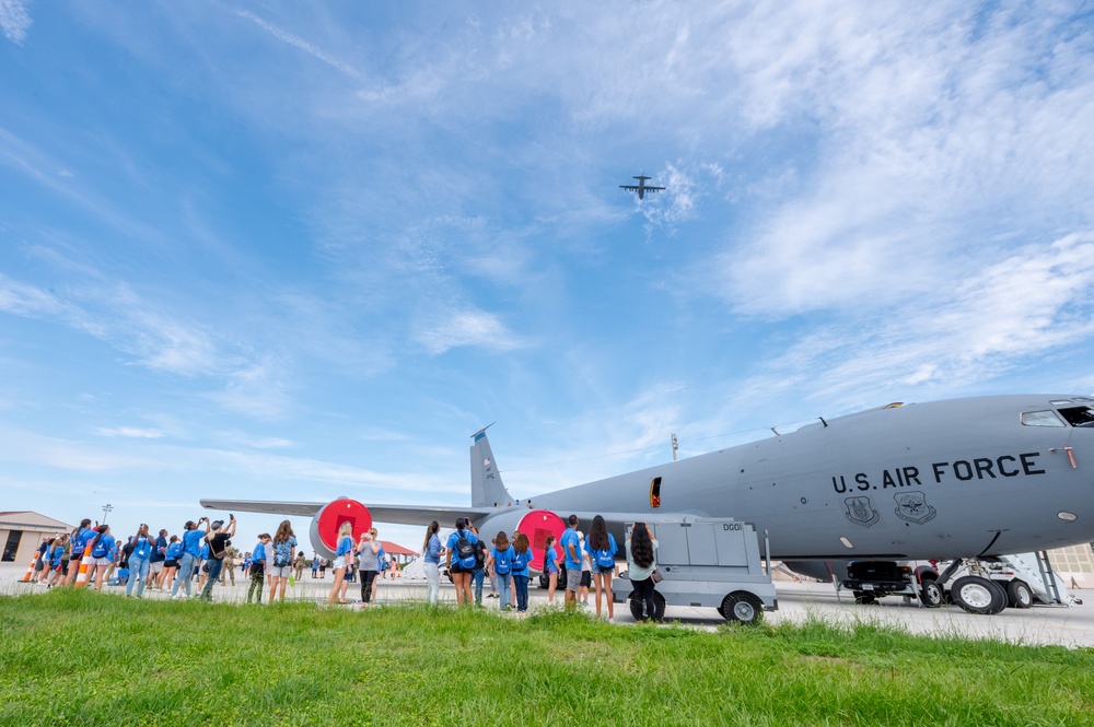 'Fly Like a Girl': Inspiring the next generation of female pilots