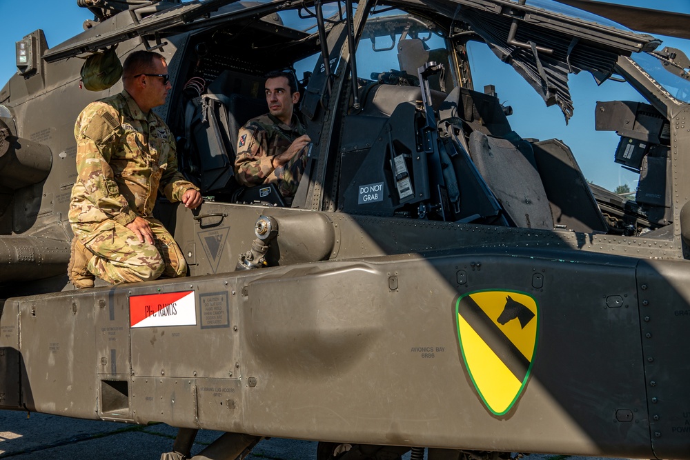 French Soldiers Meet with 1st Air Cavalry Brigade