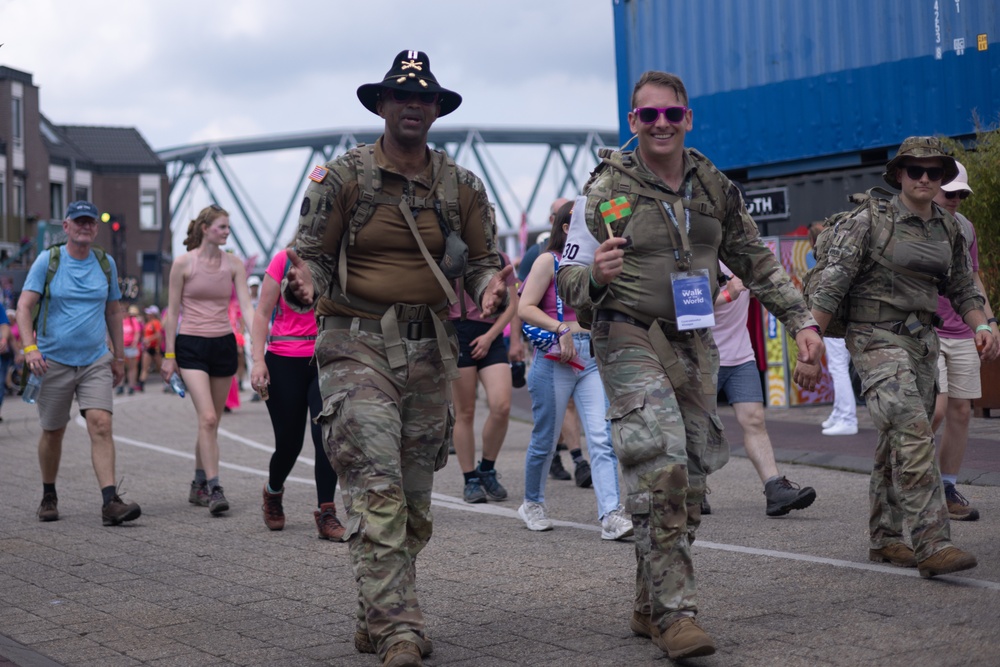 Nijmegen March: V Corps Soldiers Day 2