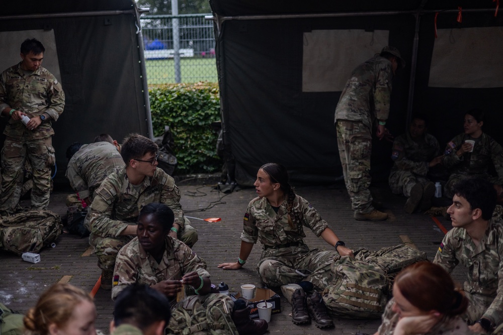 Nijmegen March: V Corps Soldiers Day 2