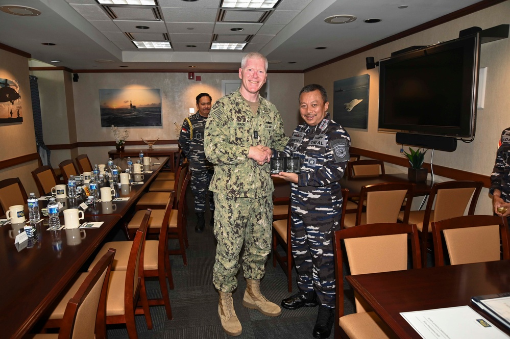 INDONESIAN 2ND FLEET COMMANDER VISIT US THIRD FLEET COMMANDER