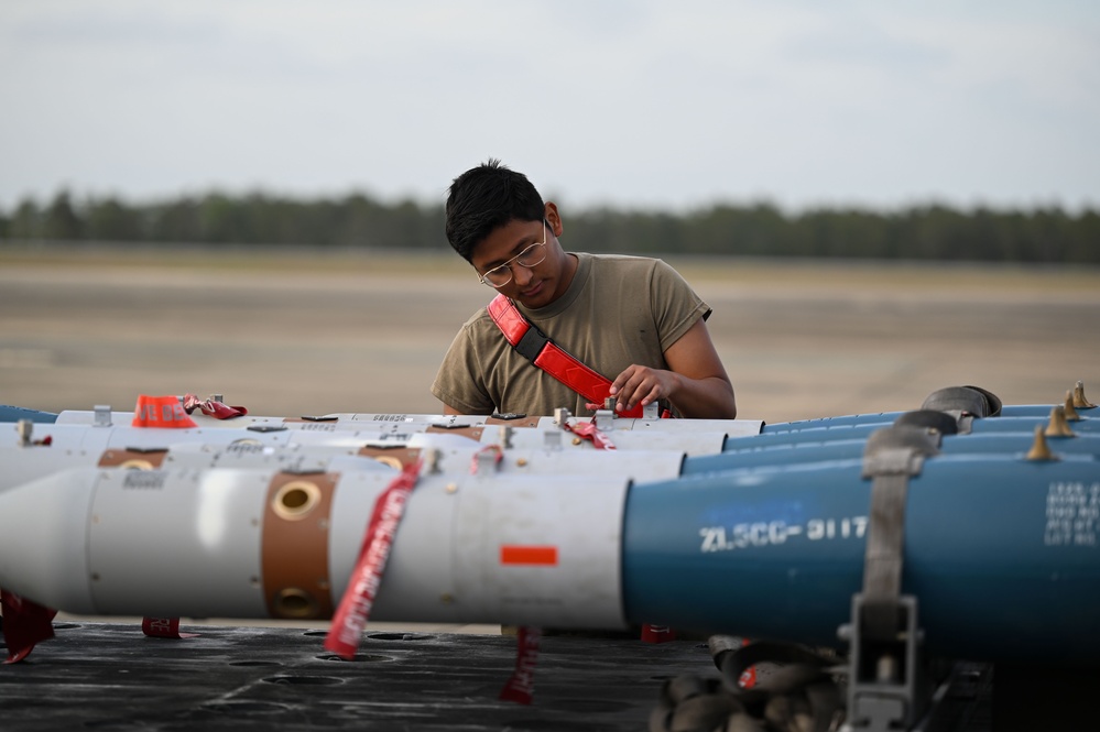 60th FS conducts weapons load at Eglin AFB