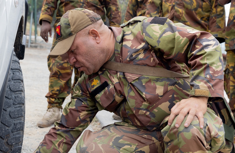 8th MPs conduct law enforcement training with PNGDF