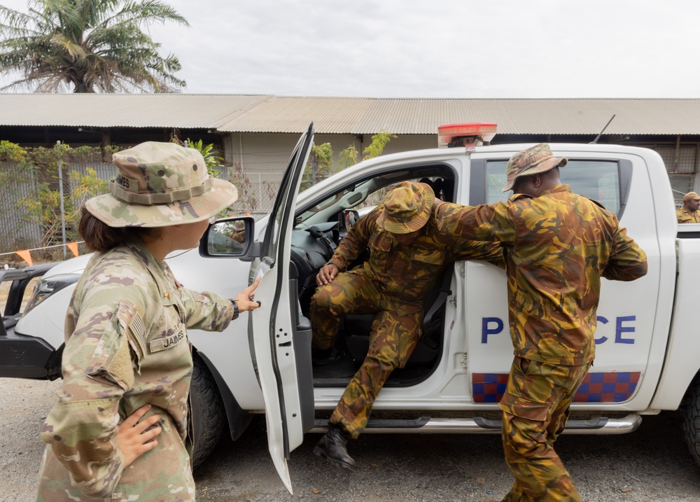 8th MPs conduct law enforcement training with PNGDF