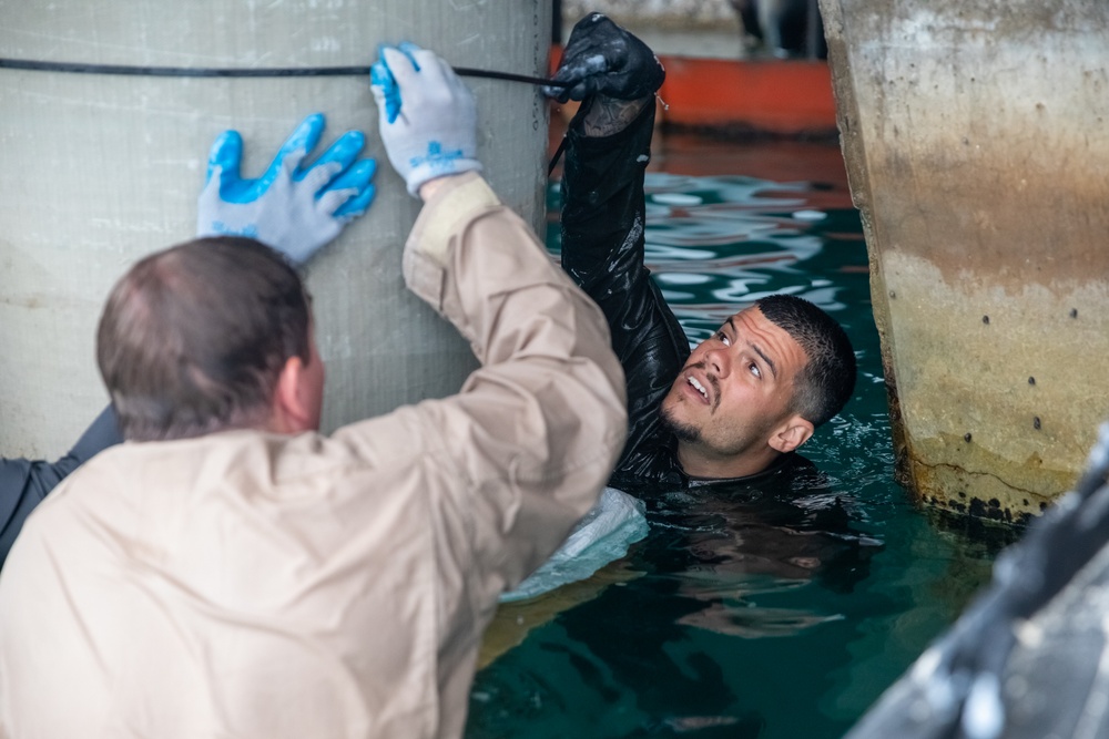 7th Engineer Dive Det leads RIMPAC partners in restoring pier at Joint Base Pearl Harbor-Hickam