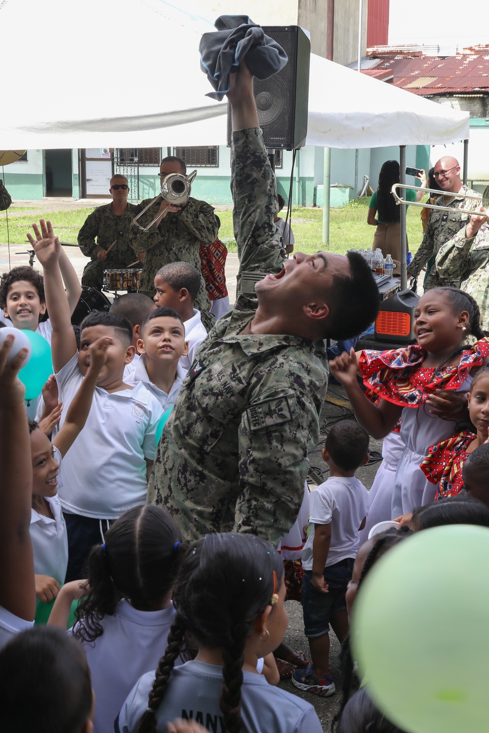 U.S. Fleet Forces Band “Uncharted Waters,” performs at Escuela General Tomás Guardia