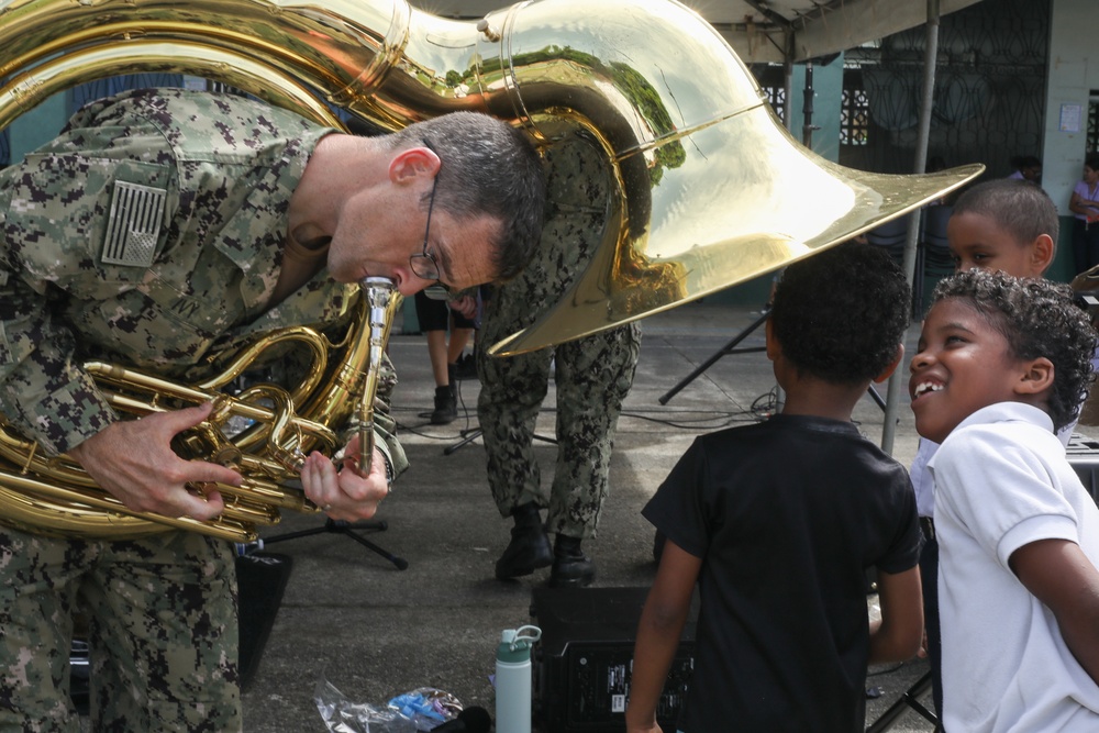 U.S. Fleet Forces Band “Uncharted Waters,” performs at Escuela General Tomás Guardia