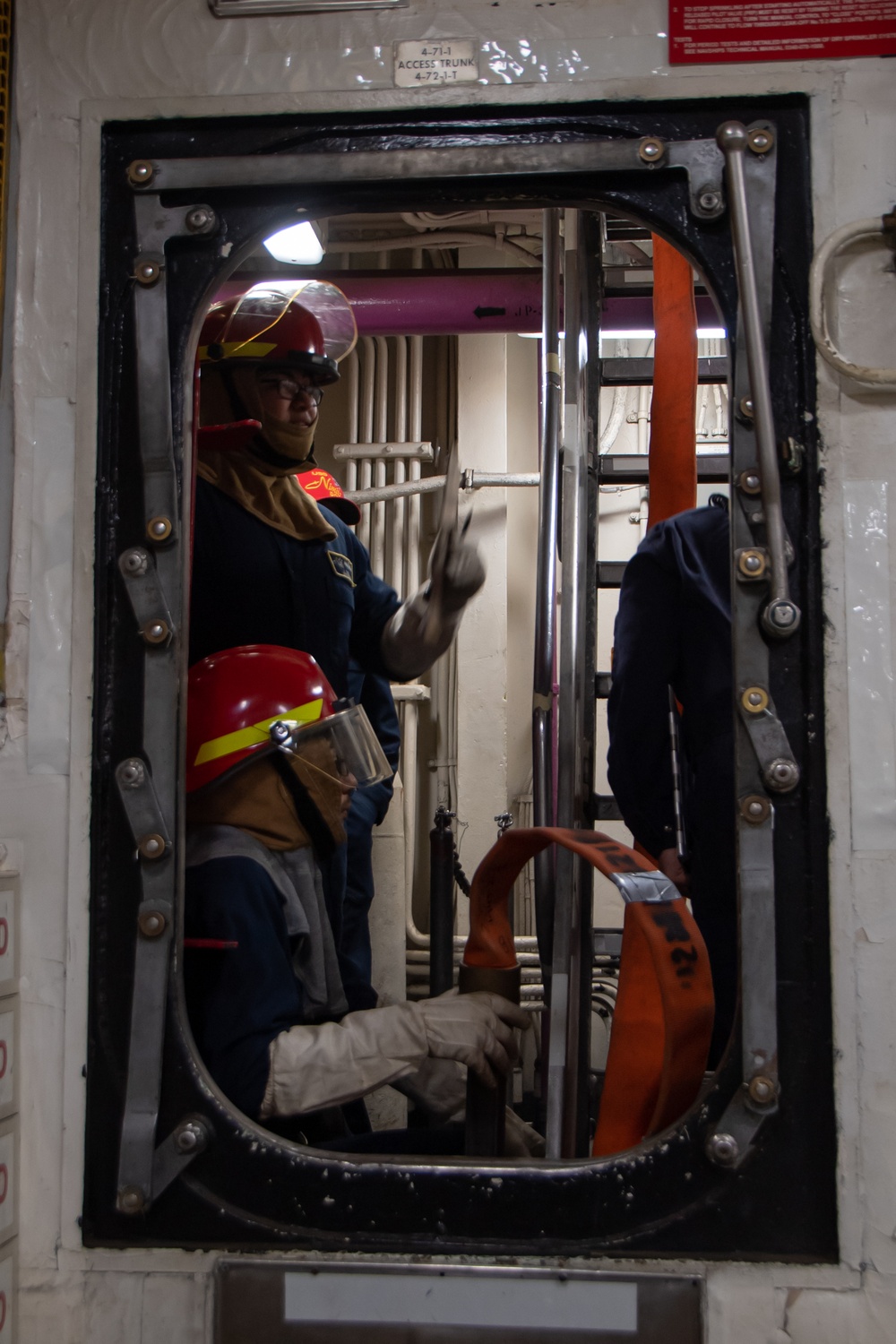 Nimitz Sailors Participate in A Damage Control Drill