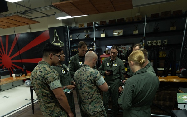 5th ANGLICO teaches ATAK basics to VMFA 242, VMFA 12