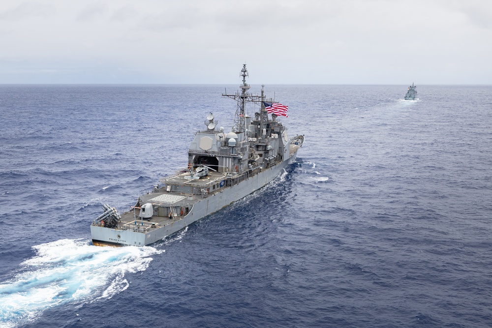 USS Princeton chases FGS Baden-Württemberg during RIMPAC 2024