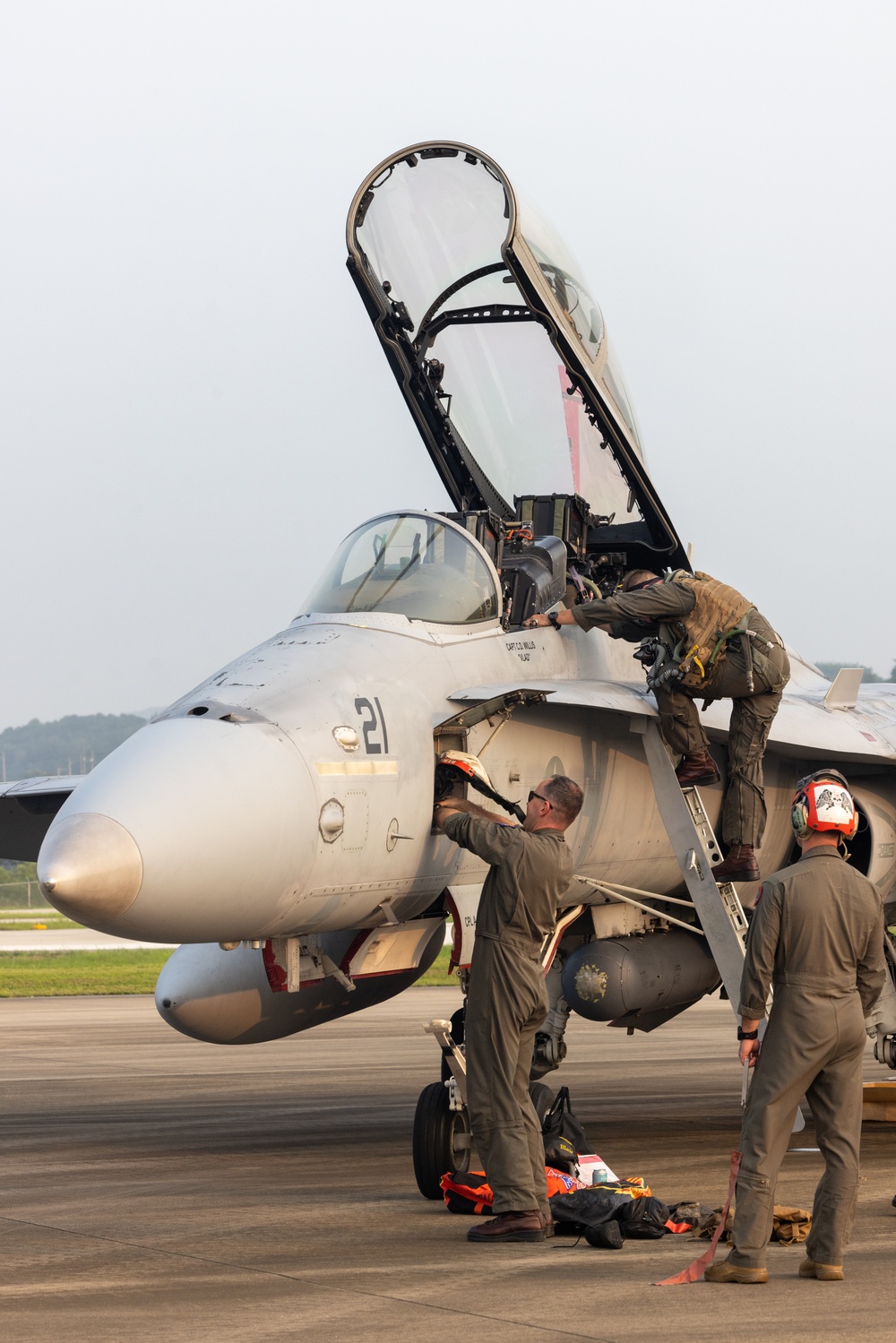 F/A-18 Hornet Aircraft with VMFA(AW) 224 Arrive at Suwon Air Base