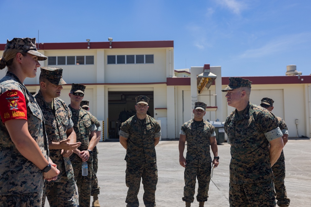 III MEF Deputy Commanding General visits Amphibious Combat Vehicles on Camp Schwab