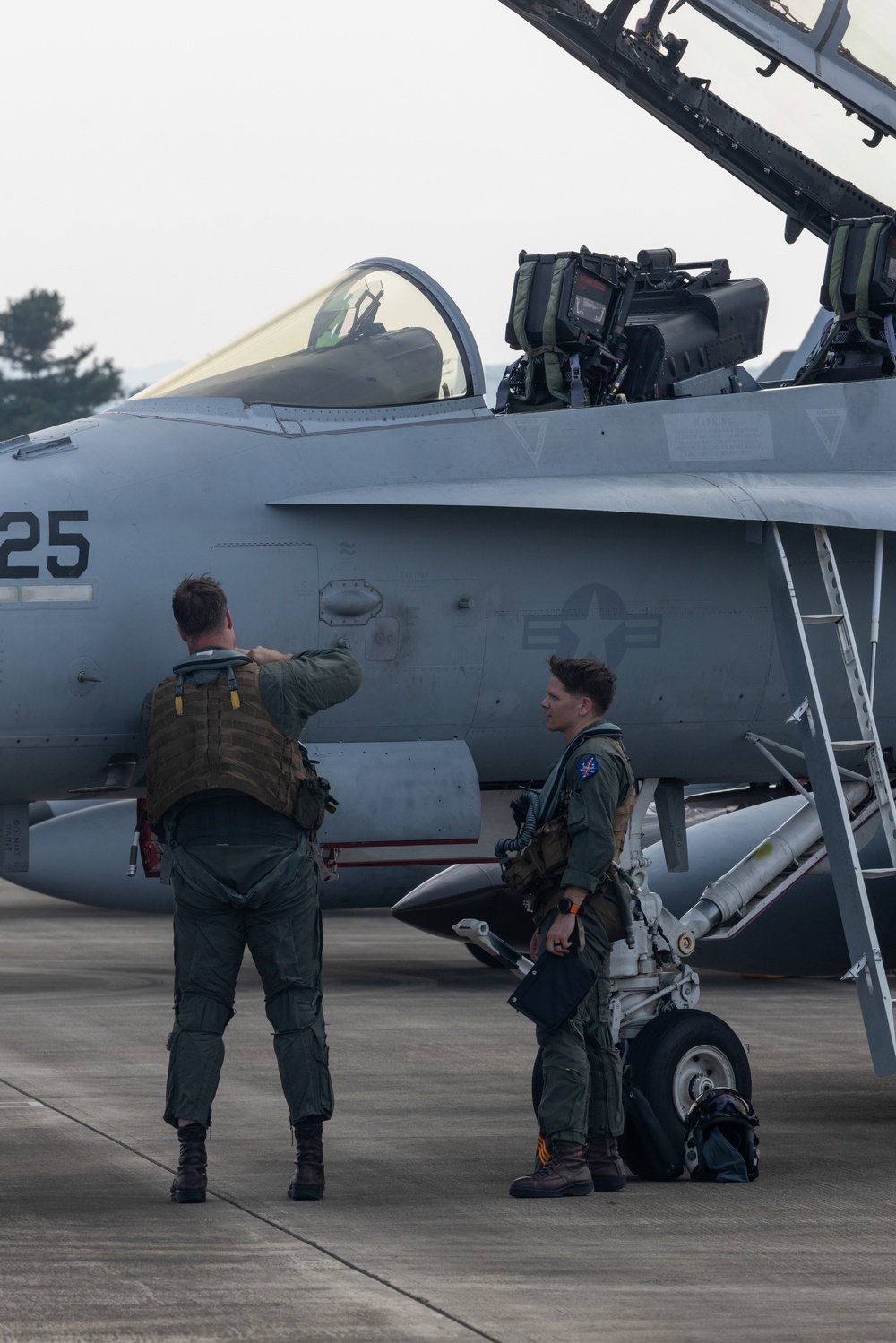 F/A-18 Hornet Aircraft with VMFA(AW) 224 Arrive at Suwon Air Base