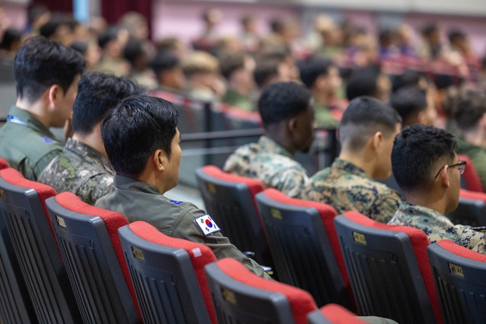 Next in the Chute | U.S. Marines and Airmen Attend Welcome Brief for South Korea Detachment