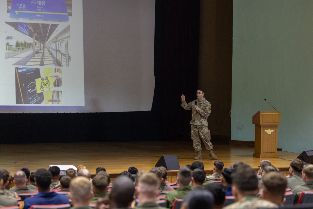 Next in the Chute | U.S. Marines and Airmen Attend Welcome Brief for South Korea Detachment