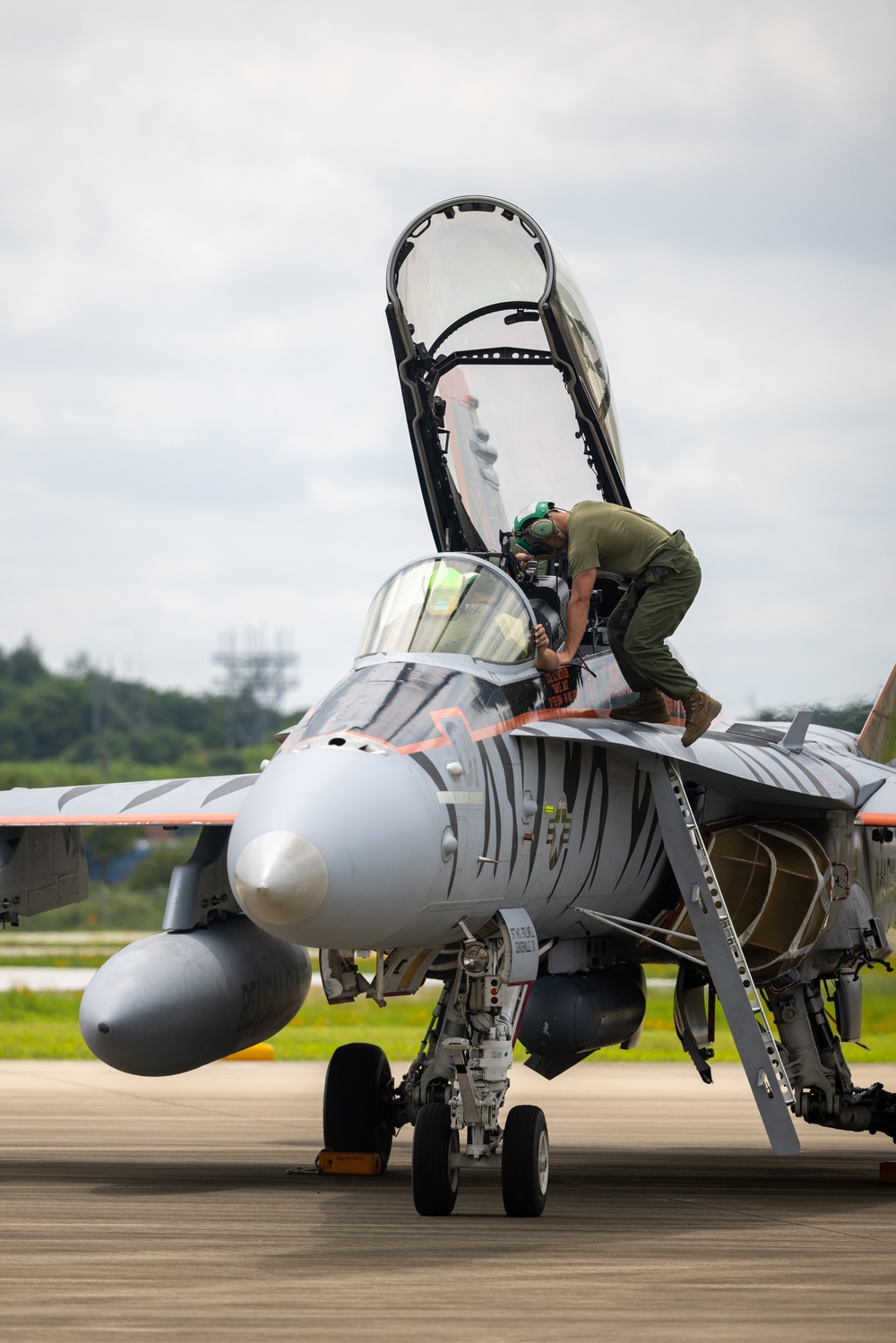 Get the Lead Out! | VMFA (AW)-224 Marines Conduct Operations Checks and Ordnance Offloading