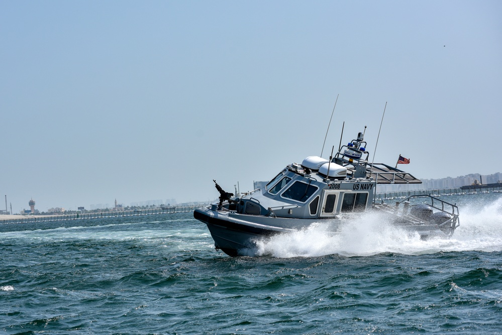 HPU Conducts High Speed Manuevers