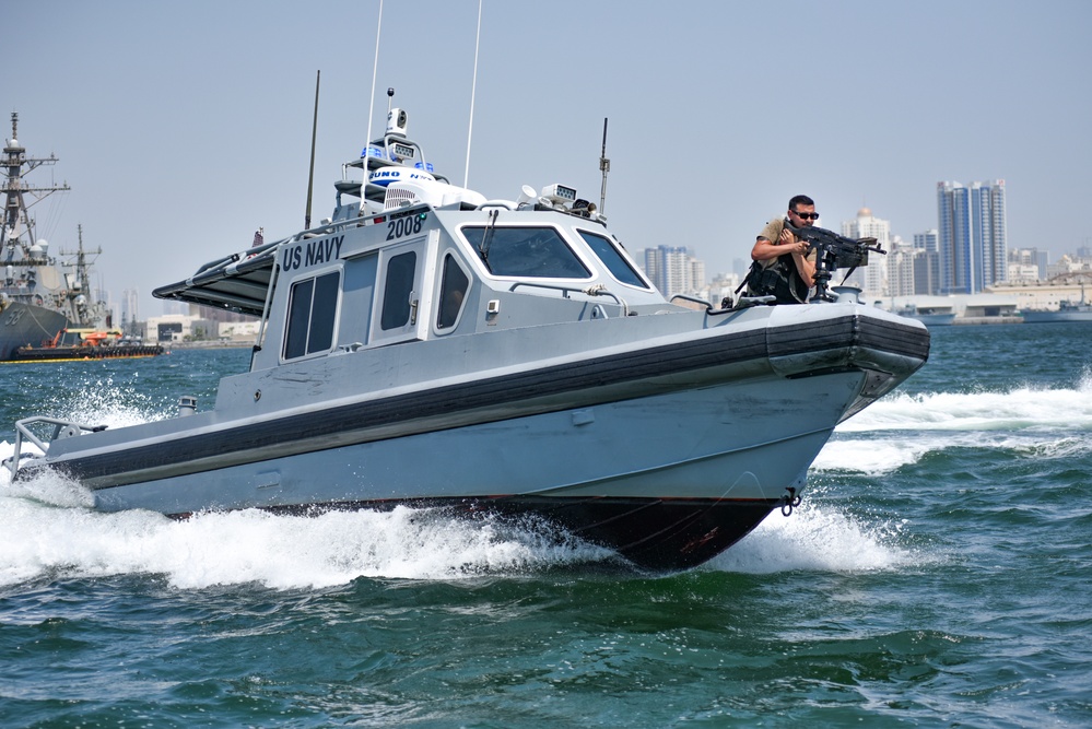 HPU Conducts High Speed Manuevers