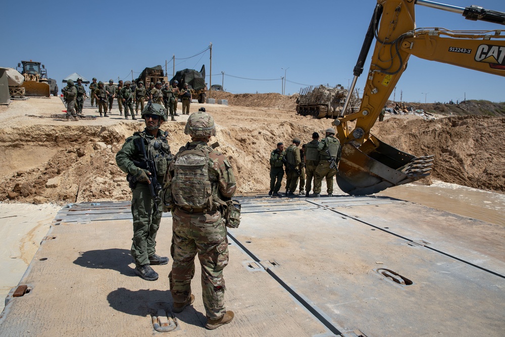 JLOTS Trident Pier Emplacement to Support Humanitarian Aid