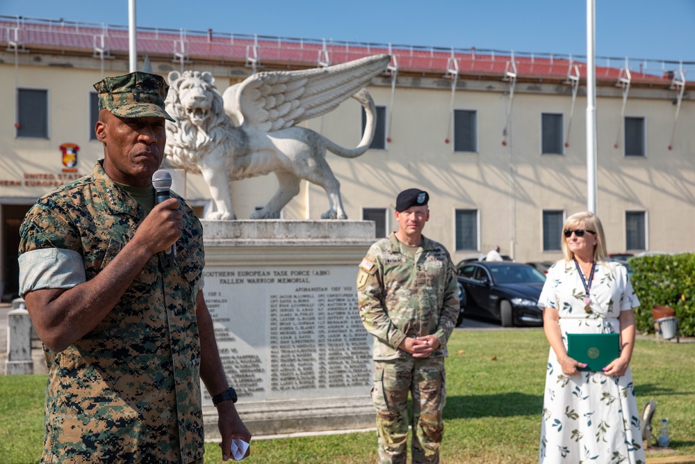 U.S. Army Maj. Gen. Todd R. Wasmund and wife Tracy Wasmund receive awards