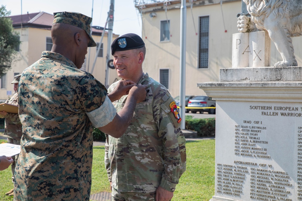 U.S. Army Maj. Gen. Todd R. Wasmund recieves award