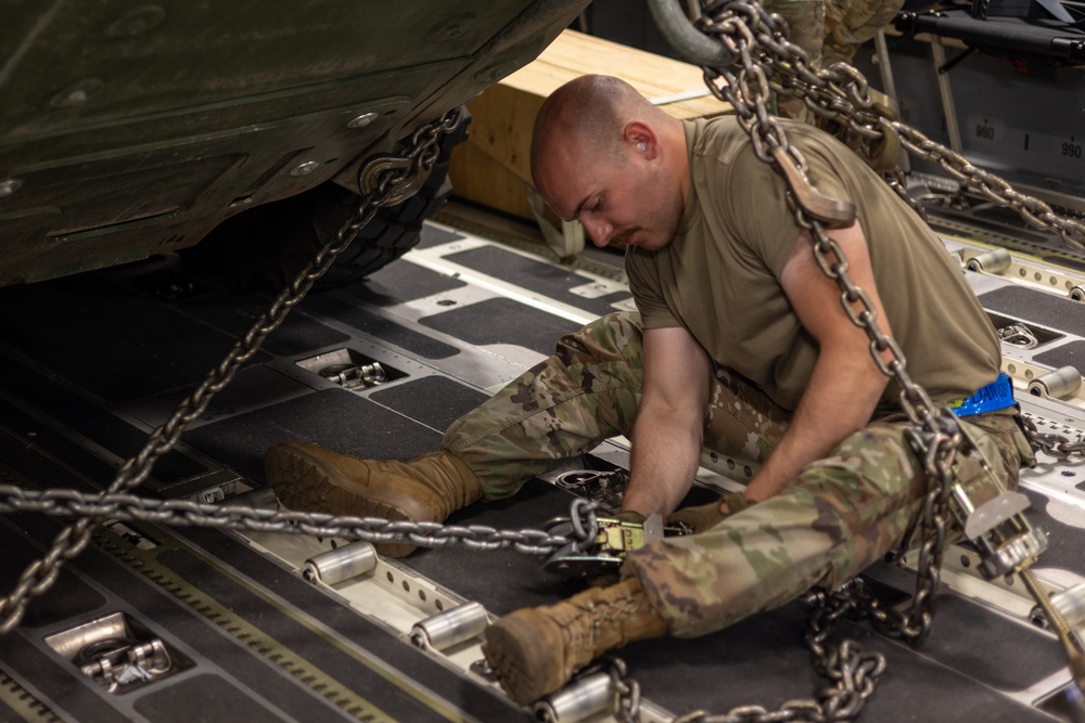 DVIDS - Images - U.S. Army and Air Force Collaborate to Prepare for ...