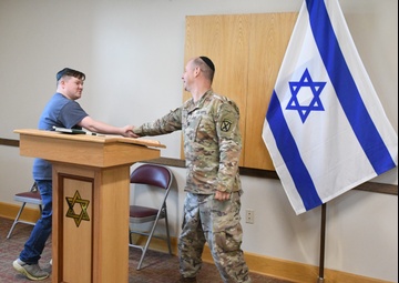 Fort Drum celebrates new Jewish sanctuary with mezuzah dedication
