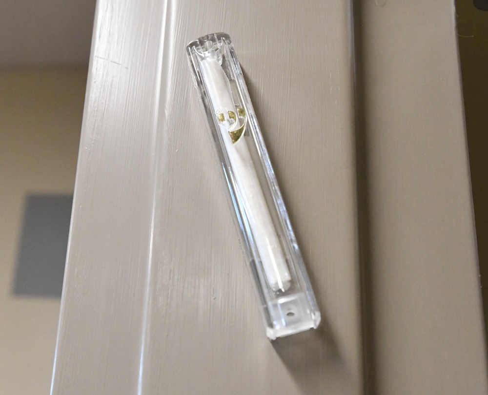 Fort Drum celebrates new Jewish sanctuary with mezuzah dedication