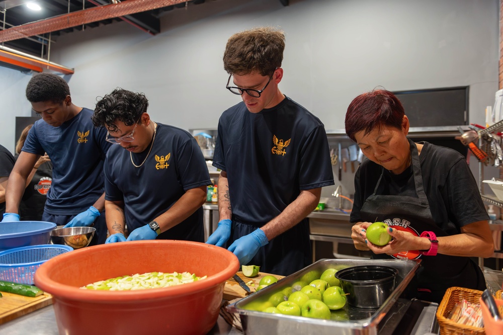 USS Blue Ridge and 7th Fleet visit a soup kitchen in Shah Alam, Malaysia