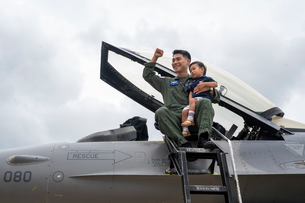 51st FW, ROKAF share Pilot’s Day