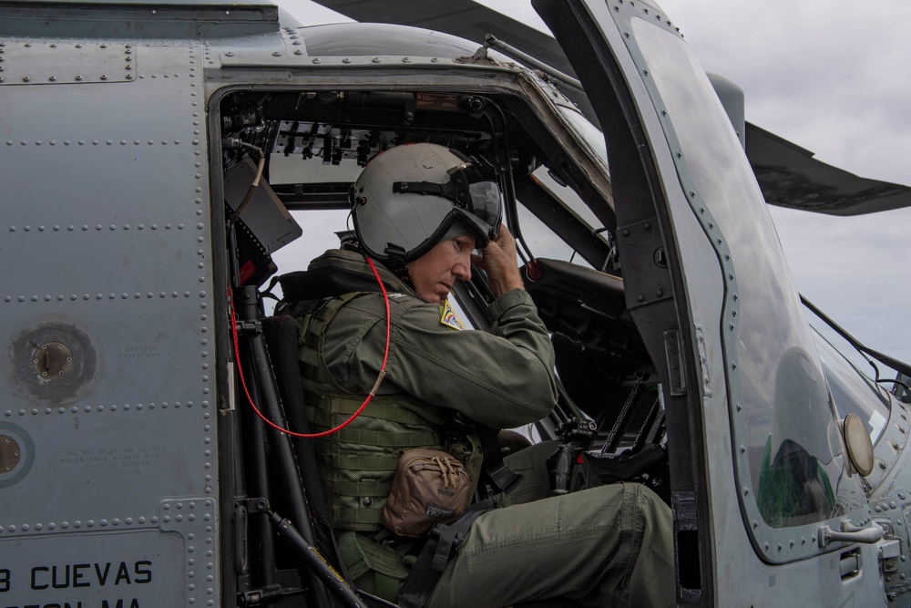 Capt. Pete Riebe participates in helicopter operations aboard Abraham Lincoln