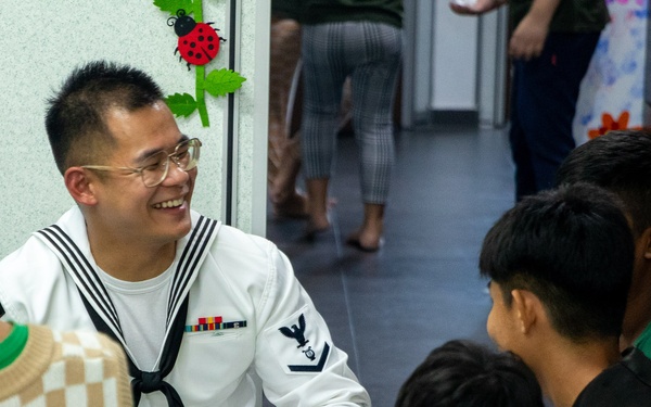 Blue Ridge and C7F Sailors Serve Community in Malaysia