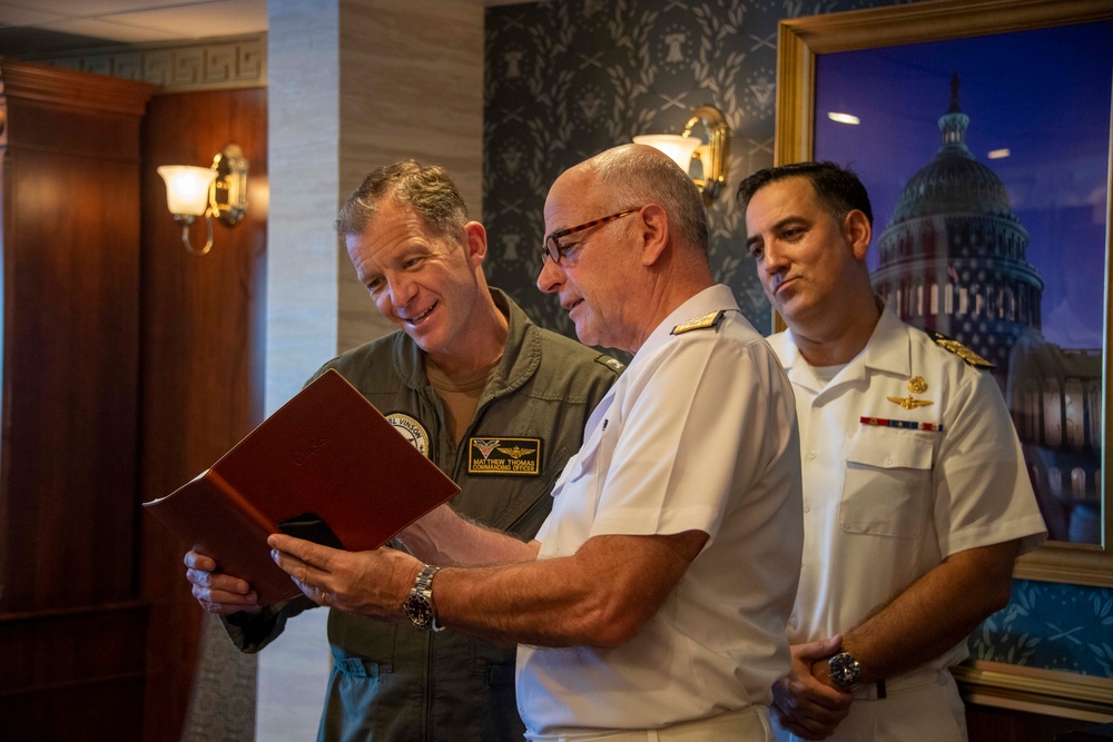 USS Carl Vinson hosts Chilean Navy Commander in Chief