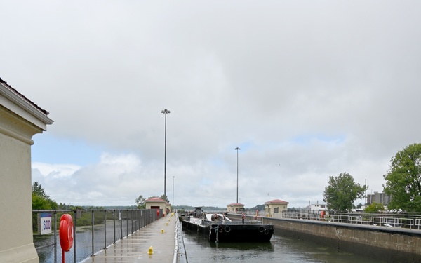 Ralph Wilson Bridge: Black Rock Lock